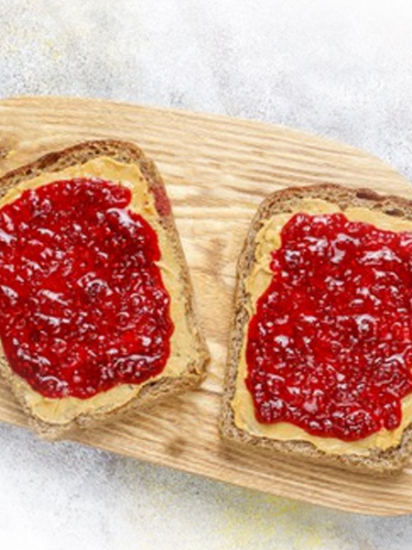 Tostada con Mermelada y Mantequilla