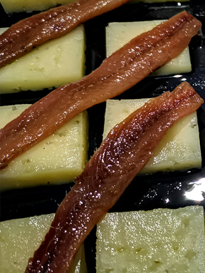 Queso con Anchoas